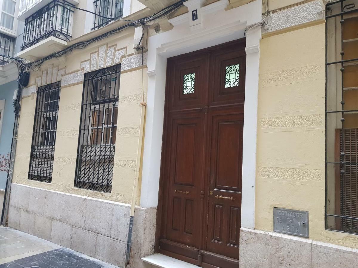 Julias Apartment Малага Экстерьер фото